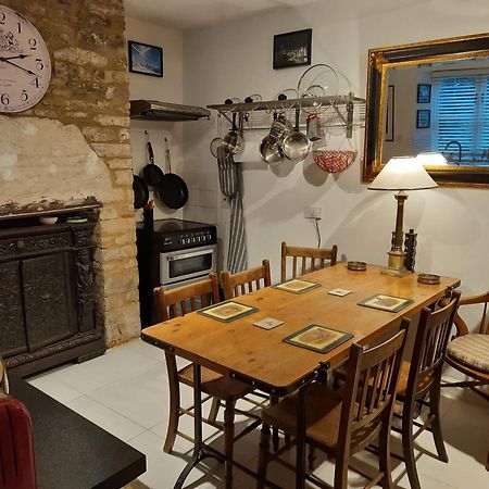Market Place Cottage, Tetbury, Cotswolds Grade II Central Location エクステリア 写真