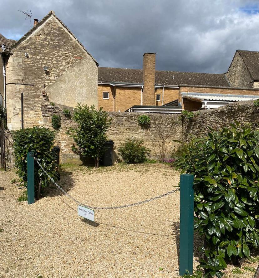 Market Place Cottage, Tetbury, Cotswolds Grade II Central Location エクステリア 写真