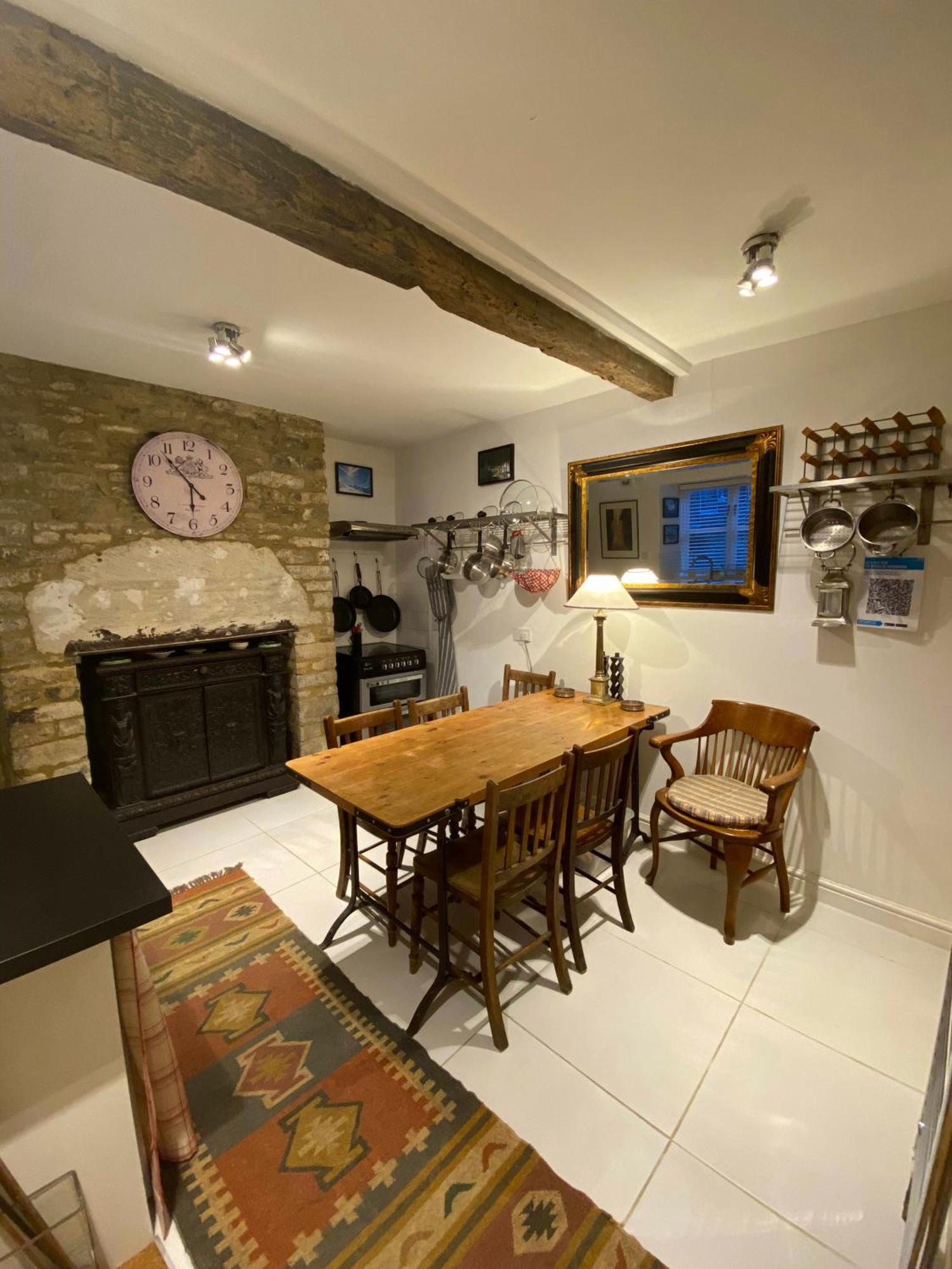 Market Place Cottage, Tetbury, Cotswolds Grade II Central Location エクステリア 写真